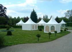 Gartenveranstaltung mit Pagoden