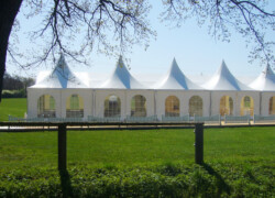 Exklusiv-Zelte mit Pagodendächern Exklusiv-Zelte mit Pagodendächern