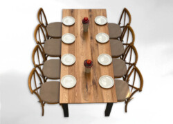 Eichentisch mit Massivholzstühlen