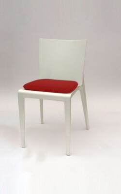 mit Sitzkissen in rot mit Sitzkissen in rot