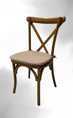 Crossbackstuhl mit Sitzkissen Eventstuhl Crossback - Rustikaler Stapelstuhl für Hochzeiten & Veranstaltungen mit Leinenkissen